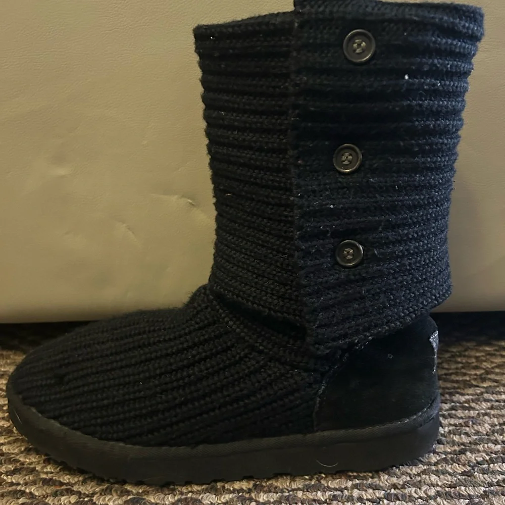 UGG Classic Cardy Tall Sweater Boot in Black, Size 10 - Picture 4 of 7